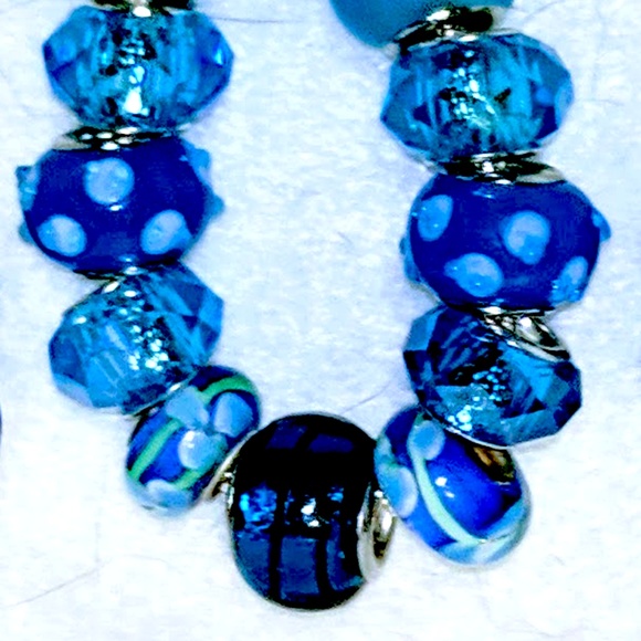 Glass and faceted beaded silver bracelet - Picture 2 of 3